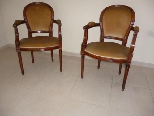 2 mooie oude zetels stoelen fauteuils antieke stijl velours, Huis en Inrichting, Zetels | Zetels, Hout, Ophalen