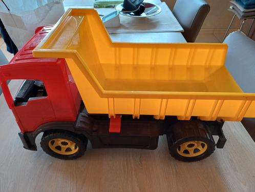 Grand camion jouet avec boîte de chargement, Enfants & Bébés, Jouets | Véhicules en jouets, Comme neuf, Enlèvement ou Envoi