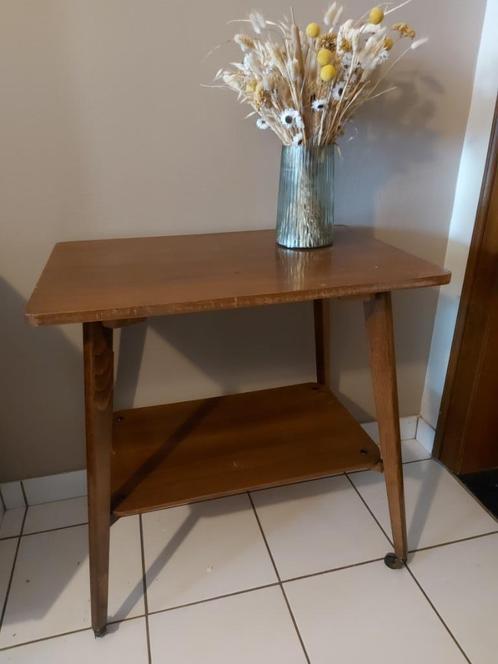 Vintage plantentafel /bijzettafel / tvtafel, Antiek en Kunst, Curiosa en Brocante, Ophalen