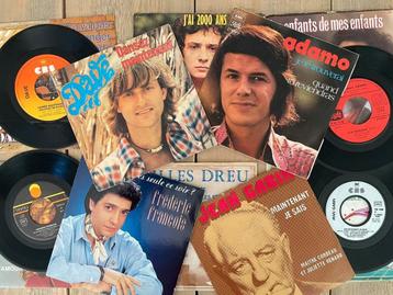 Vinyl Singles 7" - 12 x Chanson beschikbaar voor biedingen