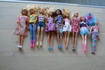 Barbie poppen, kleding en accesoires beschikbaar voor biedingen