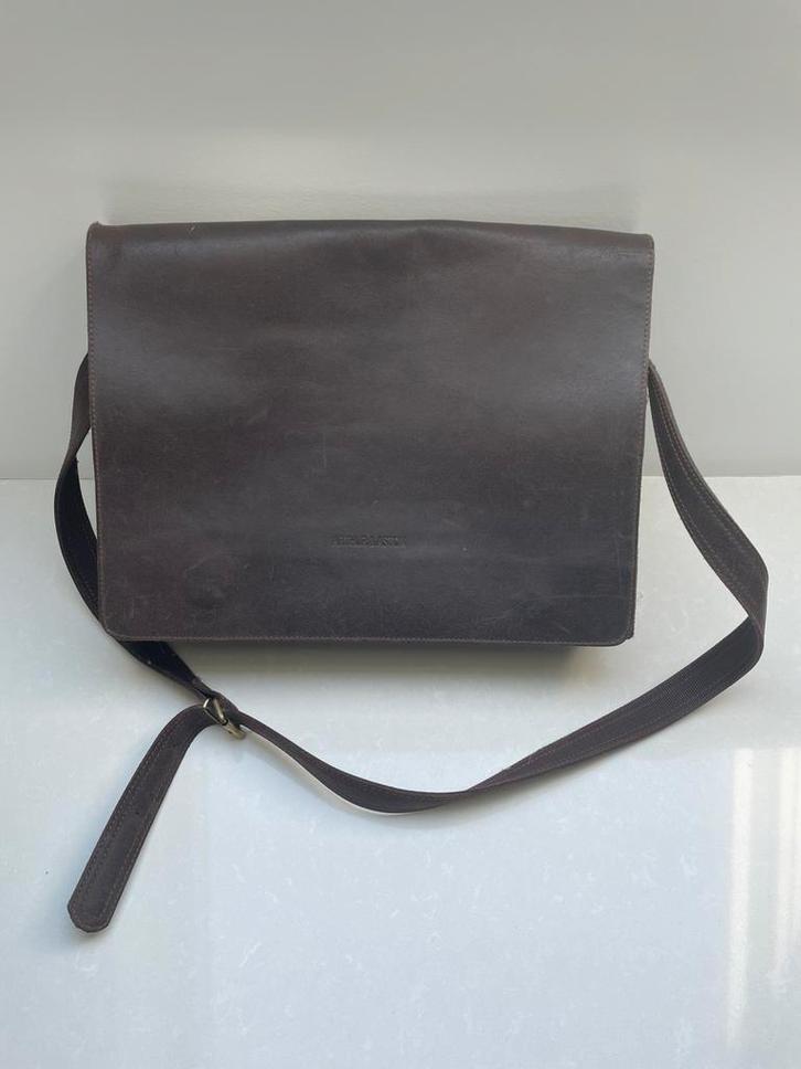 Un sac de travail/école en cuir Arthur & Aston, Bijoux, Sacs & Beauté, Sacs | Sacs à bandoulière, Utilisé, Enlèvement ou Envoi