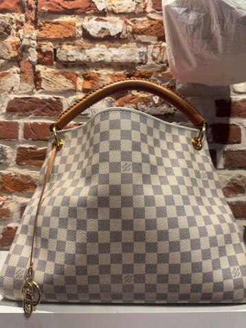 Louis Vuitton Artsy MM beschikbaar voor biedingen