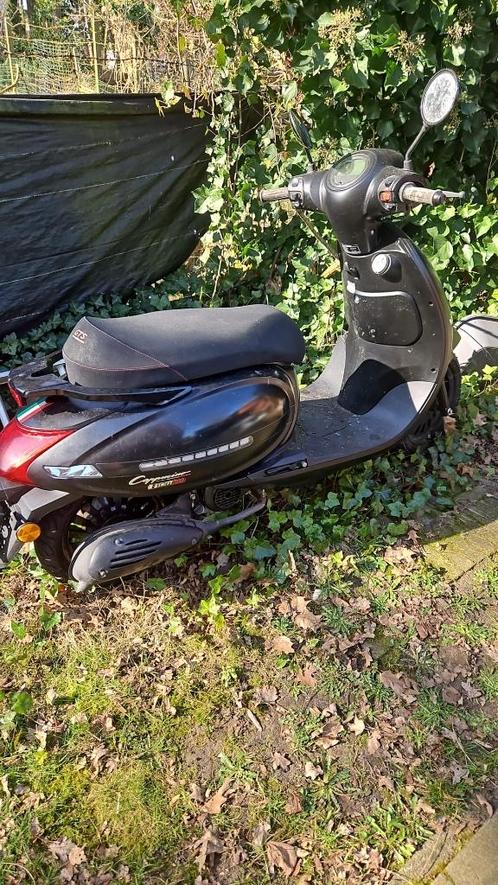 Scooter, Fietsen en Brommers, Scooters | Piaggio, Gebruikt, Overige modellen, Klasse A (25 km/u), Benzine, Ophalen