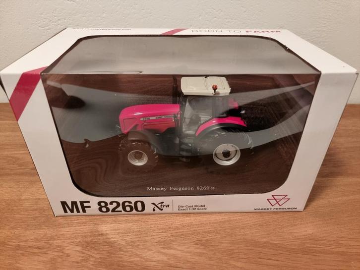 Massey Ferguson 8260 Xtra Universal Hobbies, Hobby en Vrije tijd, Modelauto's | 1:32, Nieuw, Tractor of Landbouw, Universal Hobbies