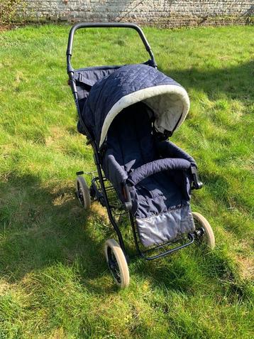 Vintage kinderwagen beschikbaar voor biedingen