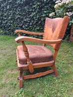 Antieken stoel. Bekleed met leer, Ophalen
