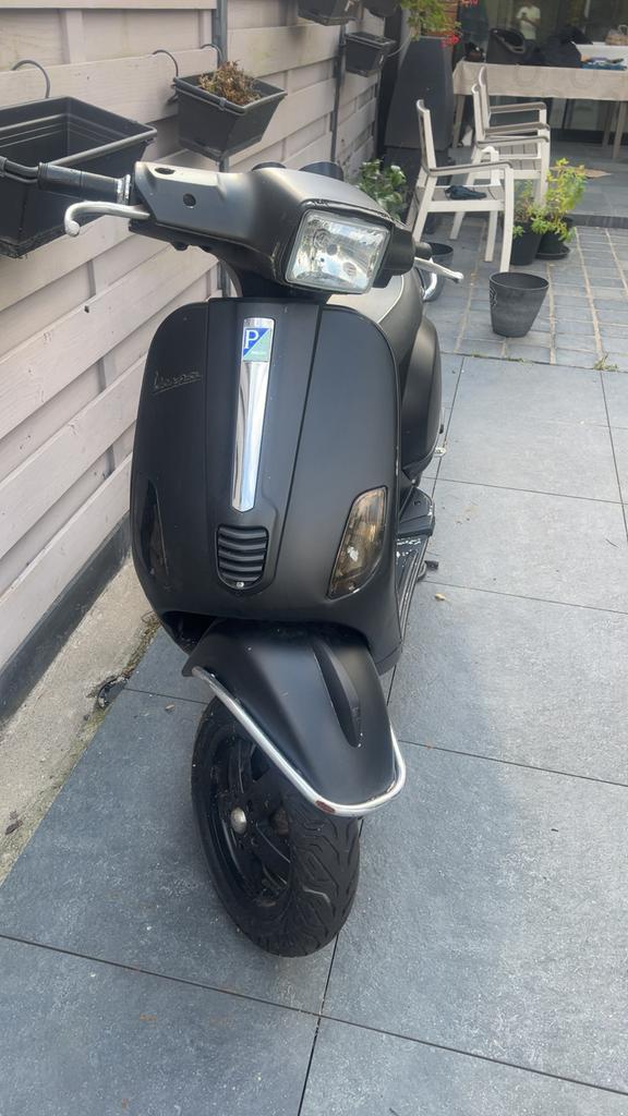 Vespa S50 2011, Fietsen en Brommers, Snorfietsen en Snorscooters, Zo goed als nieuw, Vespa, Ophalen