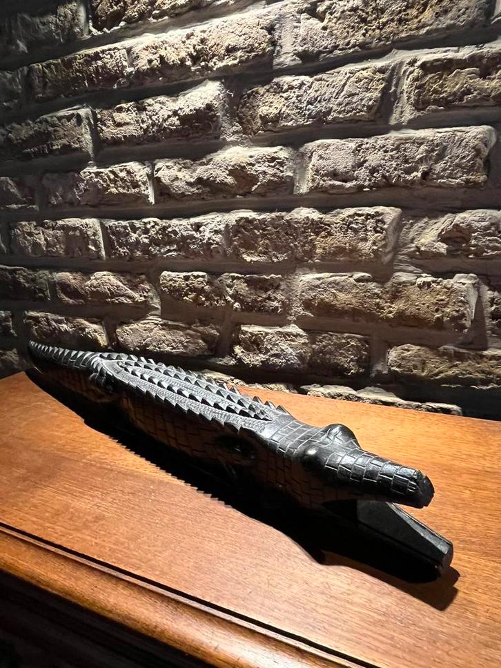 Afrikaans houten krokodil – handgesneden decoratie, Antiek en Kunst, Kunst | Beelden en Houtsnijwerken, Ophalen of Verzenden