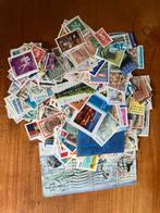 Lot de timbres de différents pays, Timbres & Monnaies, Timbres | Albums complets & Collections, Enlèvement ou Envoi
