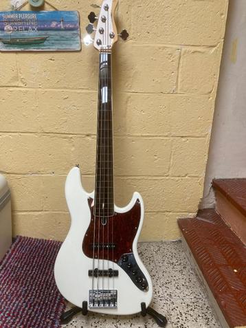 Sire Marcus Miller V7 5-string fretless (1st Gen) beschikbaar voor biedingen