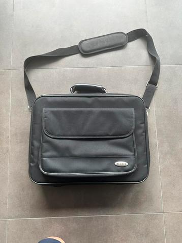 Sac ordinateur Belkin  disponible aux enchères