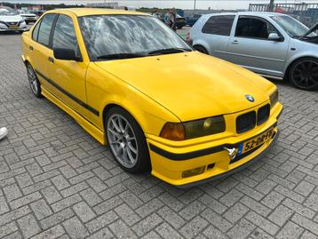Bmw 325i 1992 beschikbaar voor biedingen