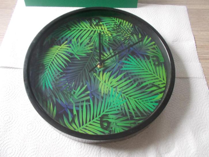 Horloge murale analogique avec motif . Diamètre 30 cm, Maison & Meubles, Accessoires pour la Maison | Horloges, Utilisé, Horloge murale