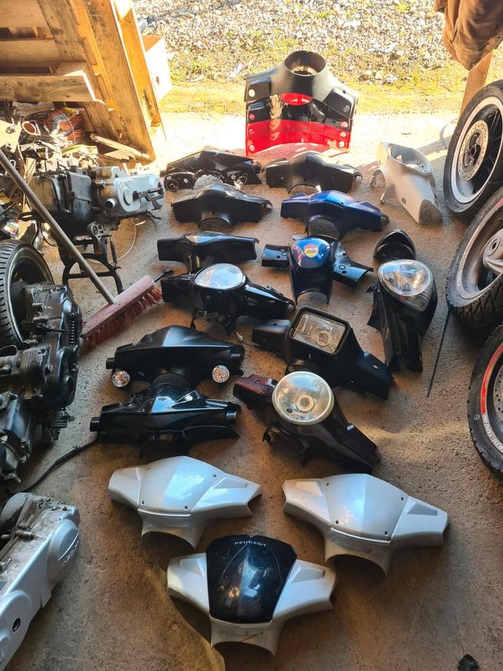 Couvre-volants, différents modèles, scooters 50cc, toutes ma, Vélos & Vélomoteurs, Pièces de cyclomoteur | Général, Enlèvement ou Envoi