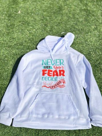 Witte hoody beschikbaar voor biedingen