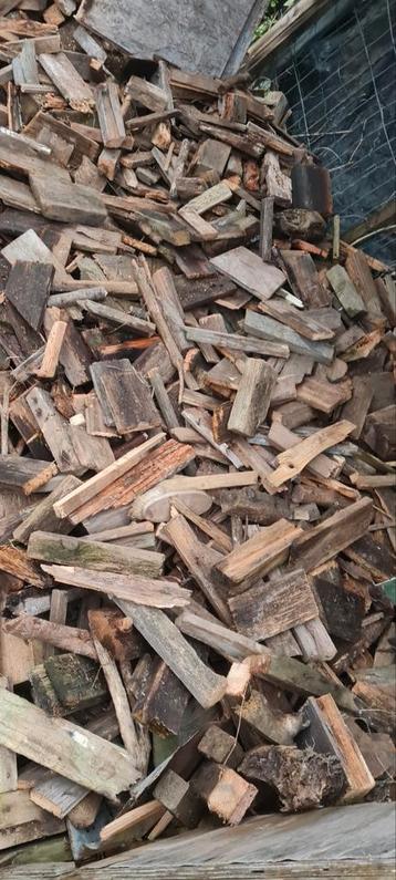 bois de charpente à brûler enlèvement ou livraison apd 50€ beschikbaar voor biedingen