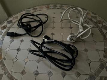 4 nieuwe voedingskabels  -  met Eurostekker - 14 €/lot beschikbaar voor biedingen