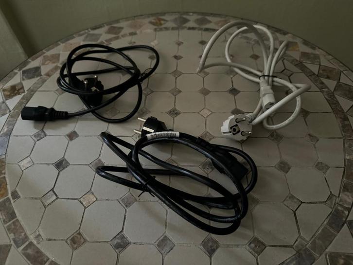 4 nieuwe voedingskabels  -  met Eurostekker - 14 €/lot, Computers en Software, Pc- en Netwerkkabels, Nieuw, Ophalen of Verzenden