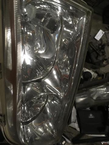 volvo v40 koplamp rechts bj 2000 ook nog setje 1998 liggen  beschikbaar voor biedingen
