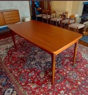 Vintage Oswald Vermaercke V-form uitschuifbare eettafel, Huis en Inrichting, Woonaccessoires | Overige, Zo goed als nieuw
