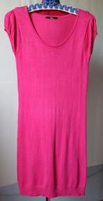 robe fuchsia en tricot manches courtes 38, Vêtements | Femmes, Robes, Taille 38/40 (M), Enlèvement ou Envoi, Rose, Au-dessus du genou