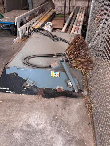 Veegborstel voor bobcat , 154cm beschikbaar voor biedingen
