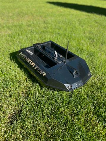 NAVIGATOR voerboot met RAYMARINE DRAGONFLY 5 PRO MET GPS beschikbaar voor biedingen