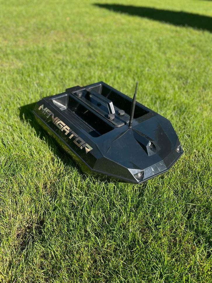 NAVIGATOR voerboot met RAYMARINE DRAGONFLY 5 PRO MET GPS, Watersport en Boten, Hengelsport | Karpervissen, Nieuw, Ophalen