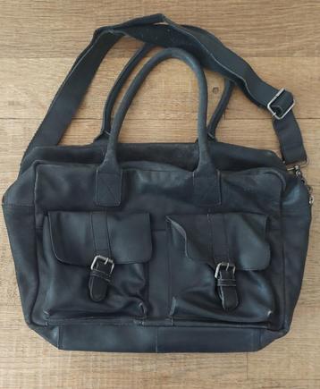 MANFIELD Leather travel bag with laptop pocket (40x26x15cm) beschikbaar voor biedingen