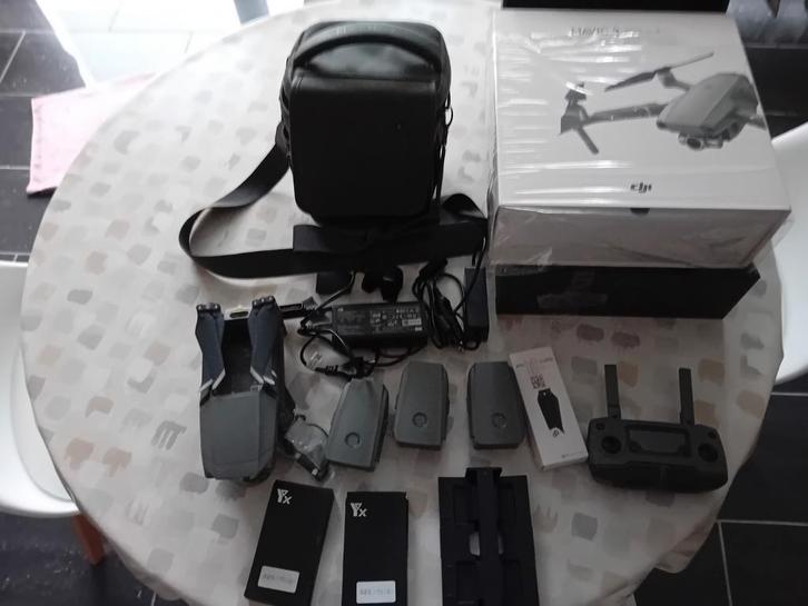 DJI mavic 2 ZOOM, comme neuf, toujours sous garantie !, Hobby & Loisirs créatifs, Modélisme | Radiocommandé & Téléguidé | Hélicoptères & Quadricoptères