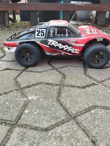 Traxxas slash 4x4  disponible aux enchères