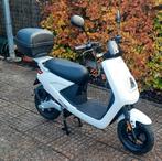Elektrische scooter. Kleur wit. Nieuw., Fietsen en Brommers, Ophalen