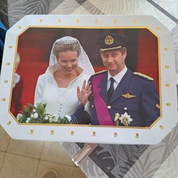 blikken dozen van het koningshuis, kies uit beschikbaar voor biedingen