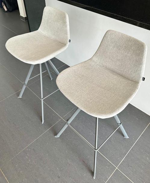2x Barkruk Joli Rafael, Huis en Inrichting, Barkrukken, Zo goed als nieuw, 60 tot 90 cm, Metaal, 2 krukken, Met voetsteun, Draaibaar