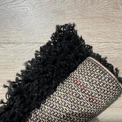 Zwart hoogpolig tapijt - IKEA, Huis en Inrichting, Stoffering | Tapijten en Vloerkleden, Gebruikt, 50 tot 100 cm, 50 tot 100 cm