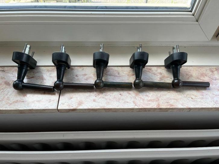 Metalen raamkrukken – vintage stijl, Doe-het-zelf en Bouw, Hang- en Sluitwerk, Zo goed als nieuw, Klink of Kruk, IJzer, Verzenden