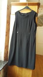 mouwloze zwarte jurk, Ophalen, Gedragen, Zwart