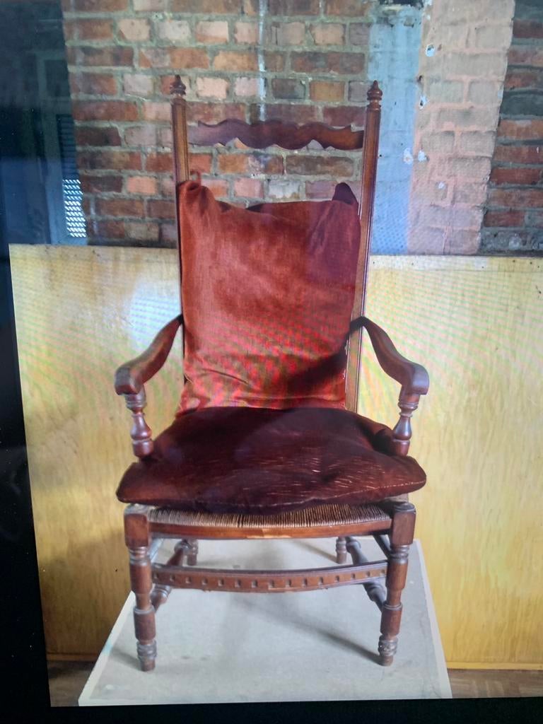 Antieke stoelen, Ophalen