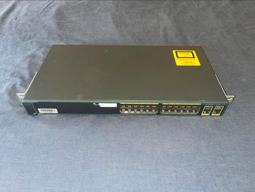 Switch Cisco WS-C2960-24TC-L – 24 ports, Computers en Software, Netwerk switches, Zo goed als nieuw, Ophalen of Verzenden