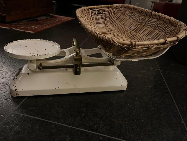Antieke baby weegschaal, Antiek en Kunst, Curiosa en Brocante, Ophalen