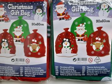2 Kerstcadeautjeszakken beschikbaar voor biedingen