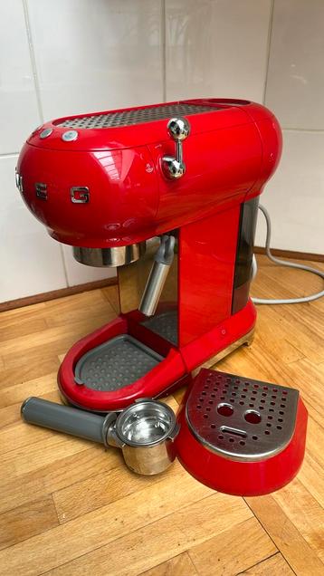 Smeg retro expresso, Elektronische apparatuur, Ophalen, Gebruikt, Afneembaar waterreservoir, Koffiebonen