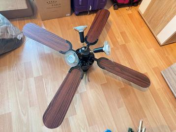 Plafondventilator beschikbaar voor biedingen