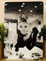 Plaque murale en métal Audrey Hepburn, Collections, Musique, Artistes & Célébrités, Affiche, Œuvre d'art ou Peinture, Enlèvement ou Envoi