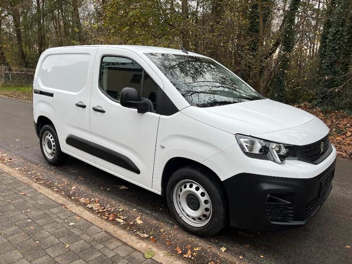 Peugeot Partner 1.5HDI 131pk Camera,Gps,3pl,Cruise,Euro 6d, Auto's, Bestelwagens en Lichte vracht, Bedrijf, Te koop, 360° camera