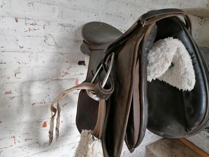 selle de dressage Kieffer Aachen (allemande),, Animaux & Accessoires, Chevaux & Poneys | Selles, Utilisé, Enlèvement