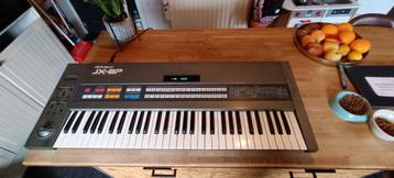 synthé Roland JX-8P vintage analog synth beschikbaar voor biedingen