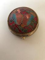 Vlinder- en bloemenversierde pillendoos/sieradendoos, Enlèvement ou Envoi, Comme neuf