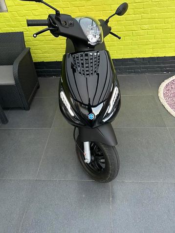 Piaggio zip iget, Fietsen en Brommers, Scooters | Piaggio, Ophalen, Zip, Nieuw, Klasse A (25 km/u)